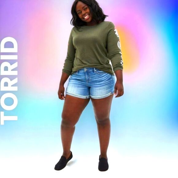 NEW TORRID Plus Size olive greenβlove rose long sleeve crew neck top. - Picture 1 of 13